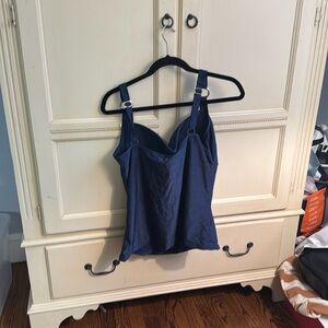 Artesands bortticelli tankini top
Size: 16 
Color: navy